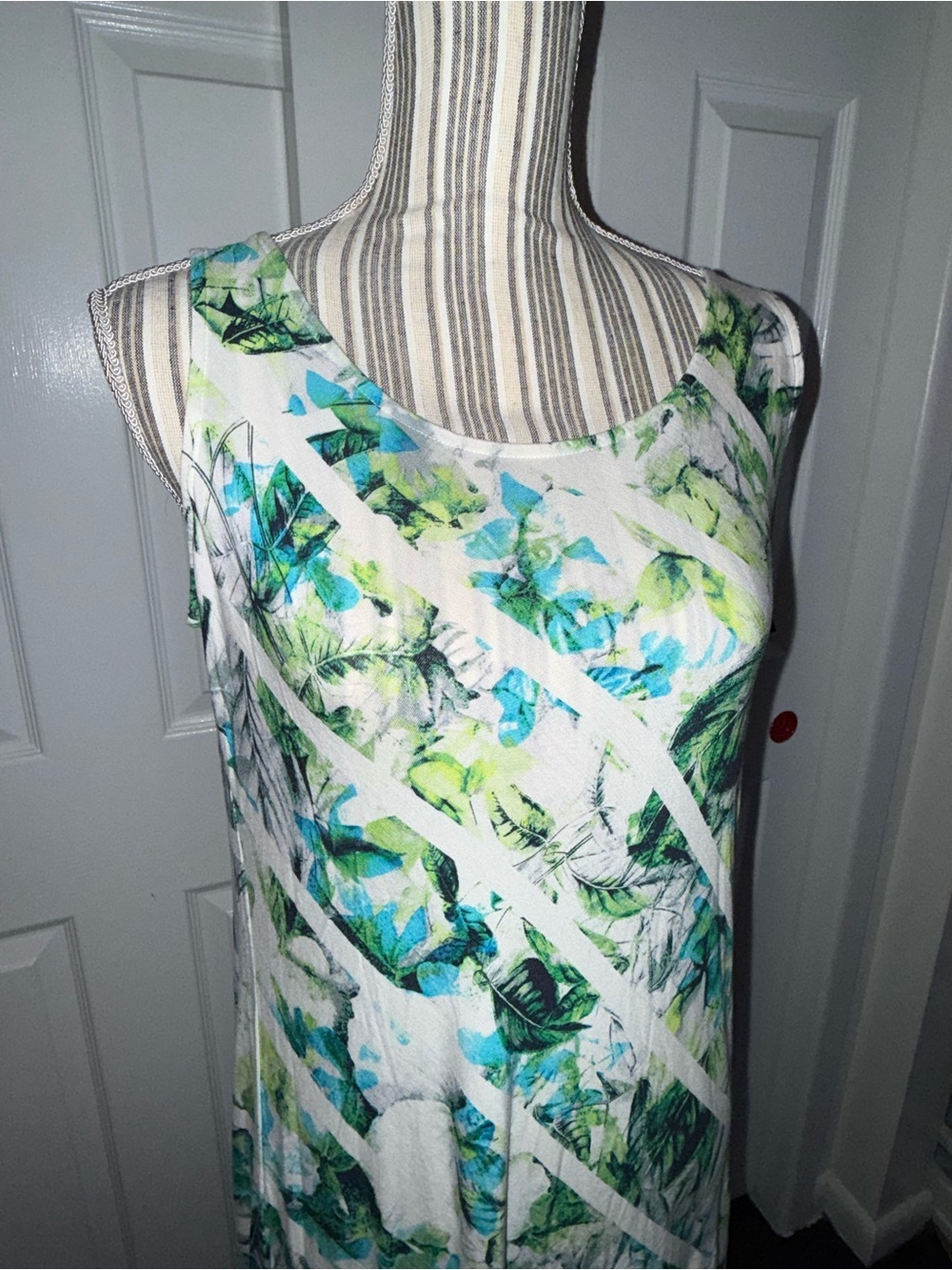 Skye’s the Limit Tropical Leaf Print Maxi Dress Small S Asymmetrical - Picture 3 of 7